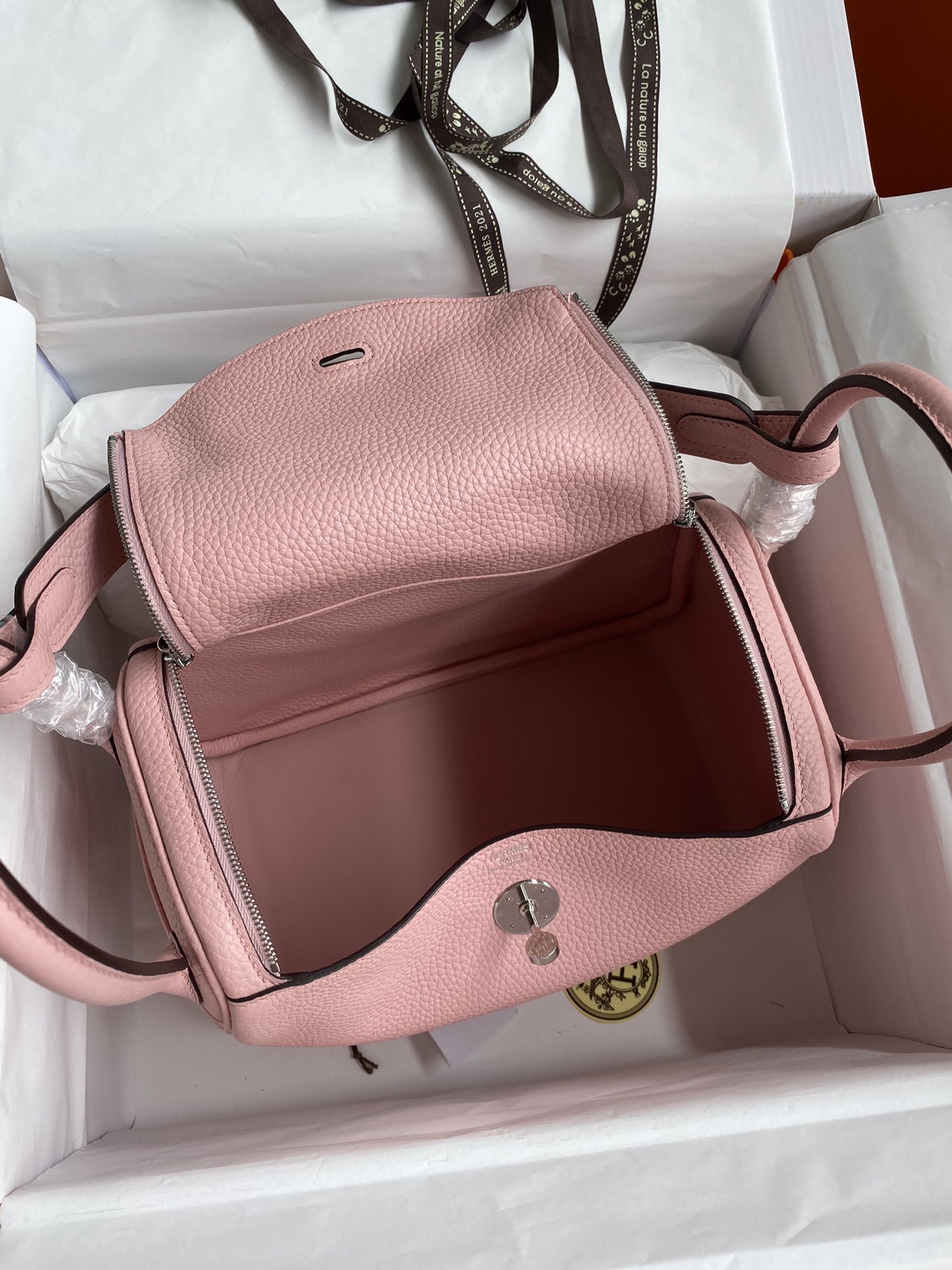 Hermes Lindy 26cm Handbag Shoulder Bag In Pink Clemence Leather